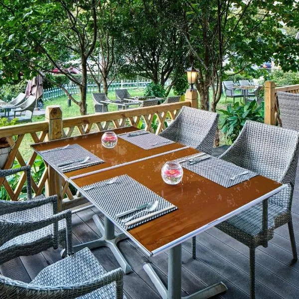 Crowne Plaza Zhengzhou by IHG, hotel v destinaci Čeng-čou
