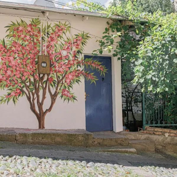 The Roses Home for Women, ξενοδοχείο στην Τιφλίδα