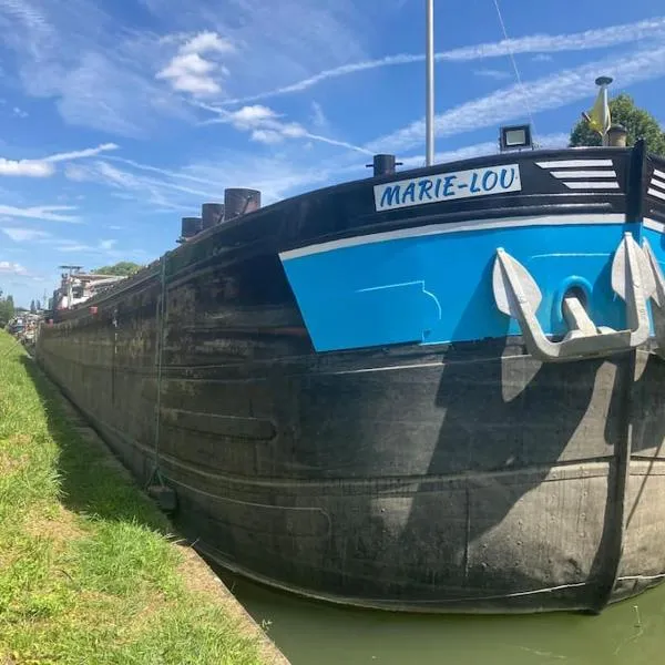 Une nuit, la vie avec Marie Lou, Hotel in Venette