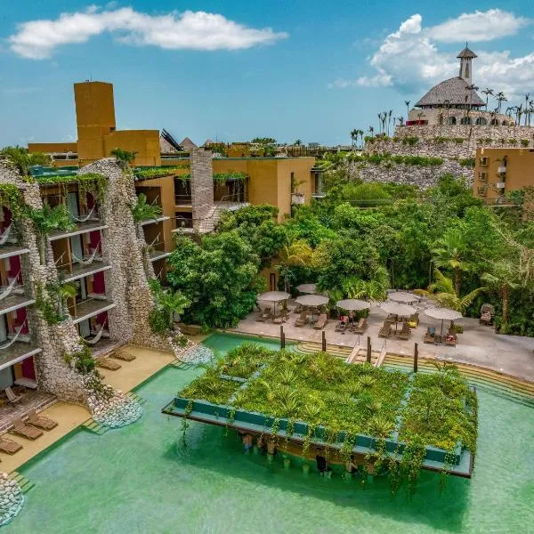 Hotel Xcaret Arte