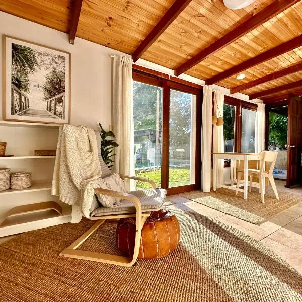 Ocean Shores में, होटल Private Access Retreat 1 Queen Bedroom w Stunning Pool and Ocean Views
