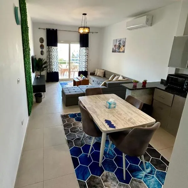 Amwaj Resort امواج الساحل الشمالى 2 نوم 2 حمام, Hotel in El-Alamein