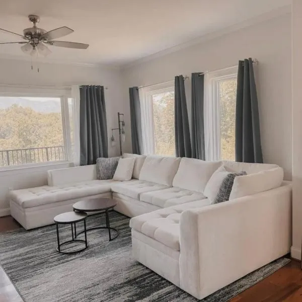 Modern Condo in the Smokies, hotel in Gatlinburg