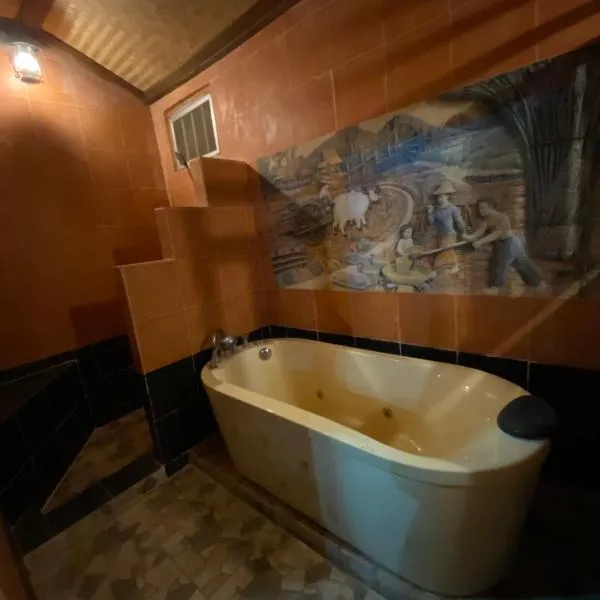 Denen Resort&minizoo, ξενοδοχείο σε Ban Khok Tha