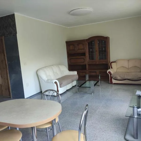 Rent Olamit, מלון בKarkazai
