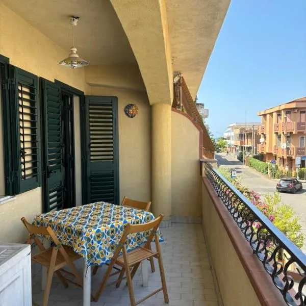 Incantevole appartamento a Tonnarella, hotel a Torre Forte