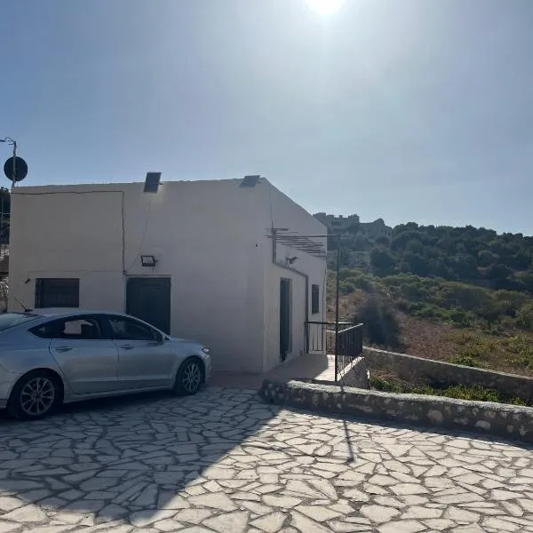 منزل مستقل لقضاء اجمل الاوقات بجبال عجلون, hôtel à Ajloun