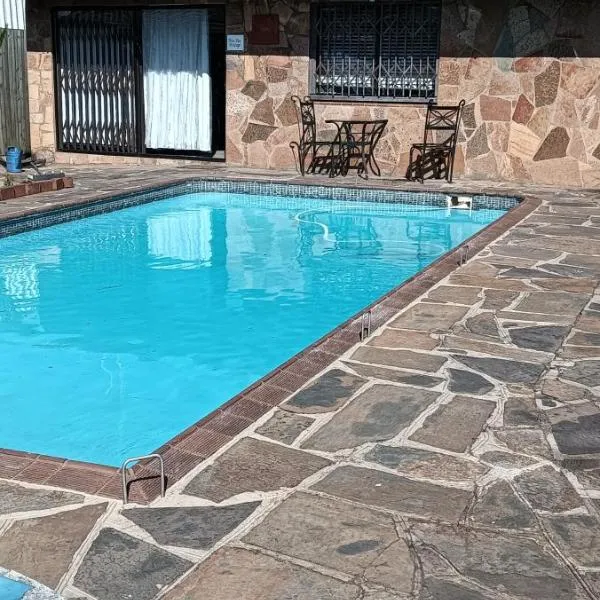 Rose-Lee Cottage, hotel in Durban