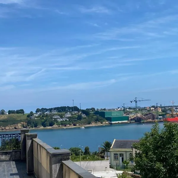 Apartamentos Buenos Aires,en el centro de Ribadeo con vistas a la ría, hotel in Ribadeo