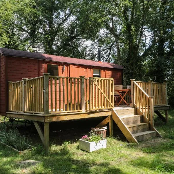 The Foxes Den Shepherds Hut, hotel v destinaci Bristol