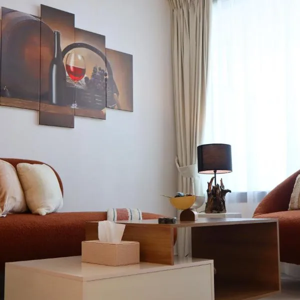 Luxury Plush 2BR Retreat - Masdar City, hotel v Abú Zabí