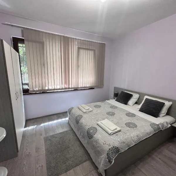 Saraya, Hotel in Warna