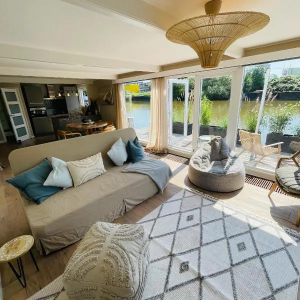 "Birdie Boat" Hausboot direkt auf der Weser, hotel in Hameln