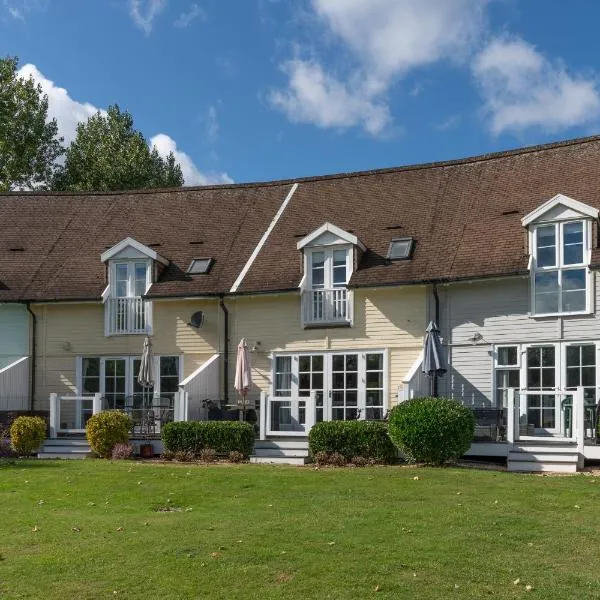 Mayfly Lodge, Hotel in South Cerney