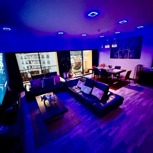 Luxury Condo at Jaco Bay, Costa Rica's best beach, hotel v destinaci Jacó