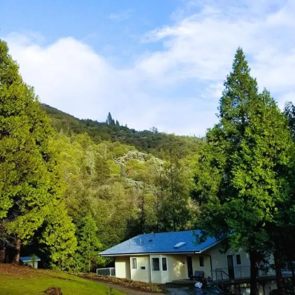 Starlink Mariposa Yosemite mountain retreat, hotel a Mariposa