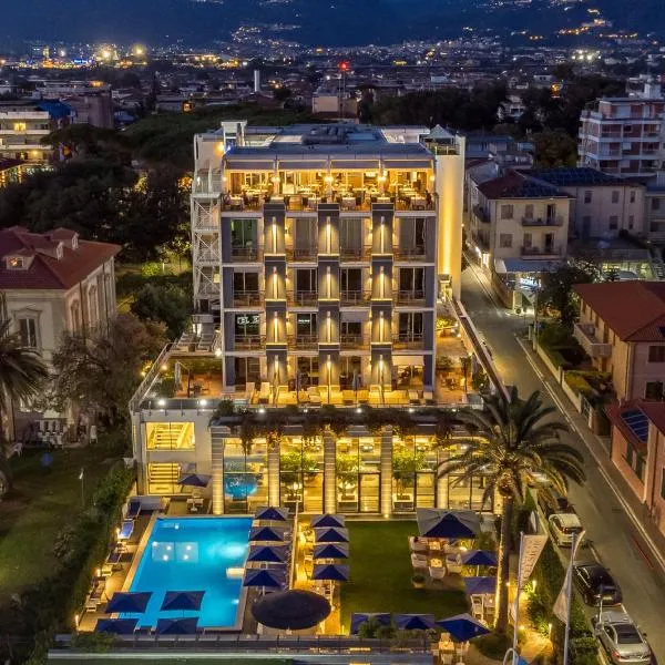Hotel Excelsior、マリーナ・ディ・マッサのホテル
