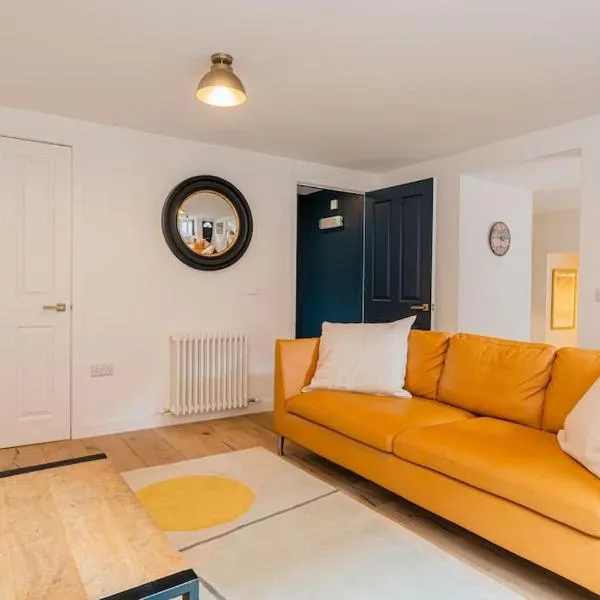 Superb Two Bedroom 2 Bathroom Home Morningside, hotel a Edimburgo