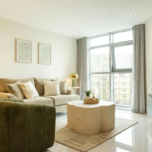 Elegant City Centre Apartment 2 Bedroom With Free Parking, hotel in Cardiff