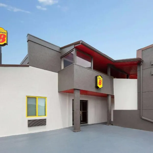 Super 8 by Wyndham Bridgeport/Clarksburg Area, hôtel à Bridgeport
