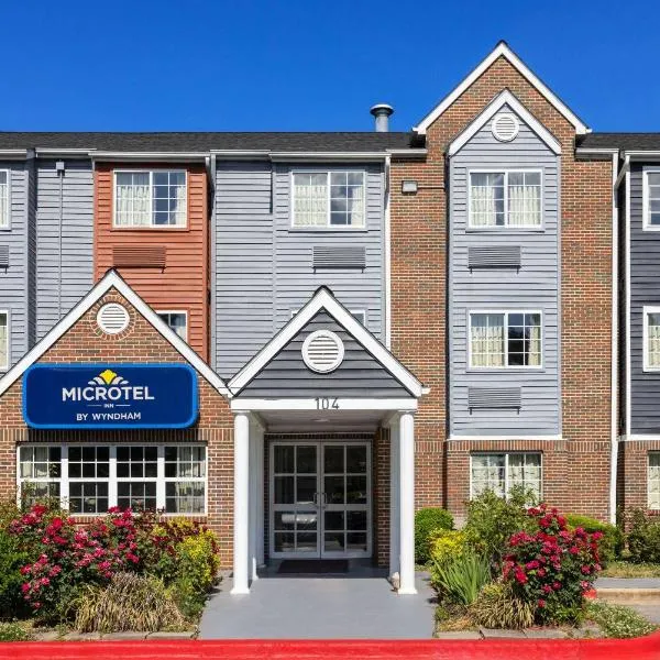Microtel Inn by Wyndham Raleigh-Durham Airport, khách sạn ở Morrisville