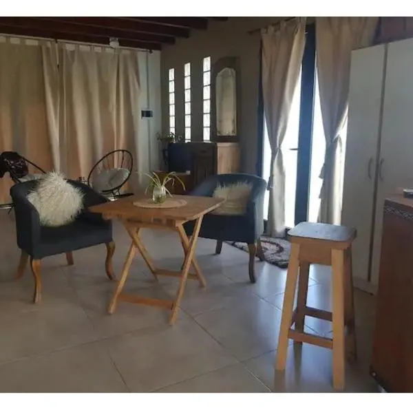 Loft en casa particular, Hotel in General Acha