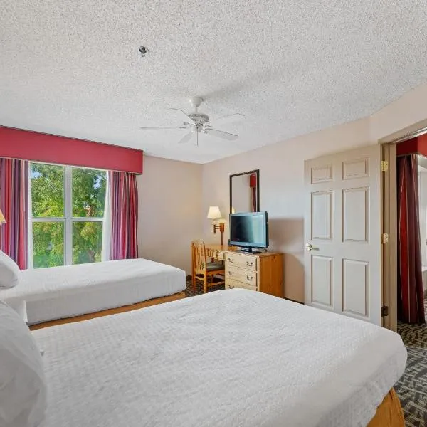 Scottsdale 1 bd 1 ba furnished apt 2 beds，位于斯科茨的酒店