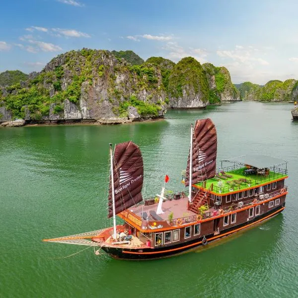 Sunlight Boutique Cruise 69, hotel in Cat Ba