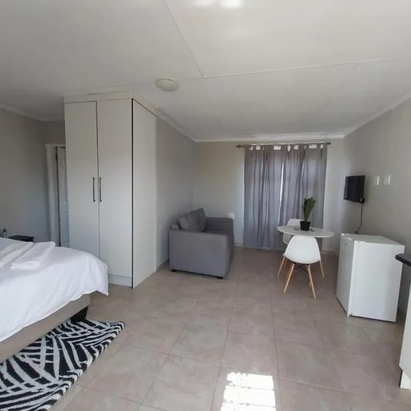 khutsong Apartments, hotel v destinaci Secunda