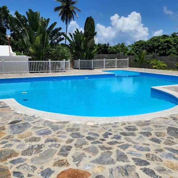 Bella Villa Roomy apartment at 5 min walk to the beach, ξενοδοχείο σε Las Galeras