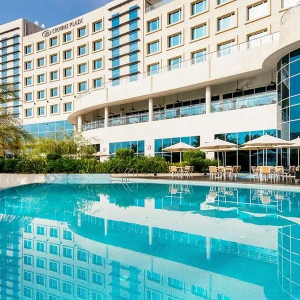 Crowne Plaza Muscat OCEC by IHG, hotel in Muscat