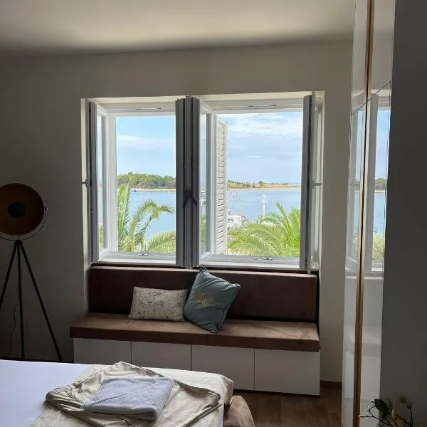 Portunata Penthouse - Novalja Center, hotel in Novalja