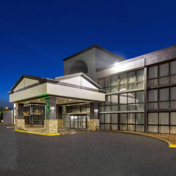 Wingate by Wyndham Kansas City, Kansas City