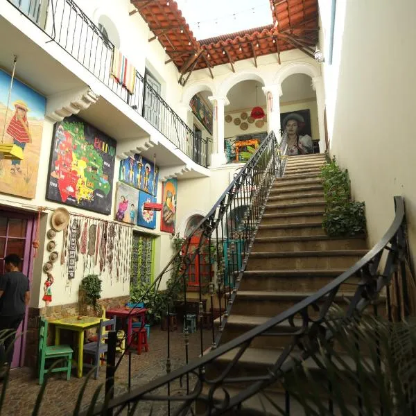 Hostel Cultural Pata y Perro, hotel in Tarija
