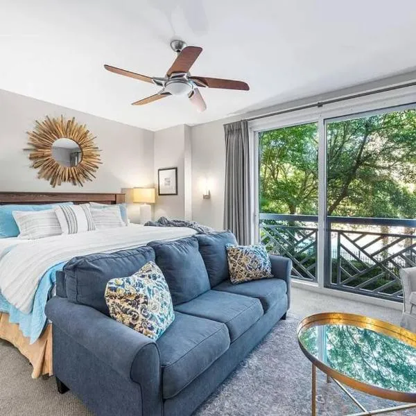 NEW Baytowne Bahia Breeze Pool View, hotel u gradu Destin