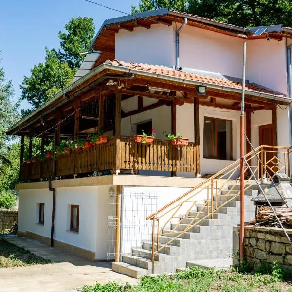 Стаи за гости - Аербул и приятели, hôtel à Gabrovtsi