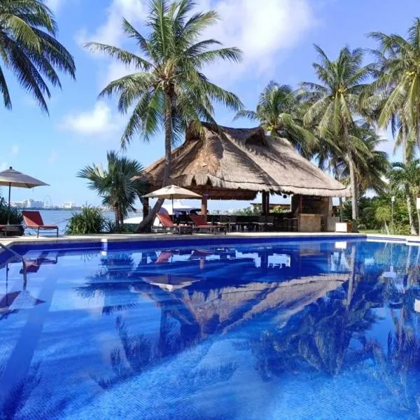 SINA SUITES CANCUN - Adults Only，位于坎昆的酒店