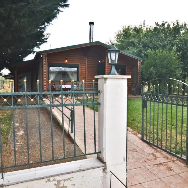 Kleonikis wooden house Kastoria, hôtel à Pendávrison