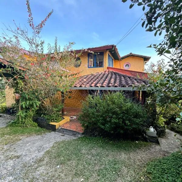 Casa Encuentro Ecolodge, Outdoor Gym and Yoga, hotel in Guatapé