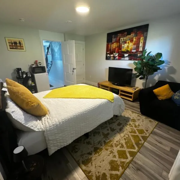 Stay With Precious, hotel in Halifax