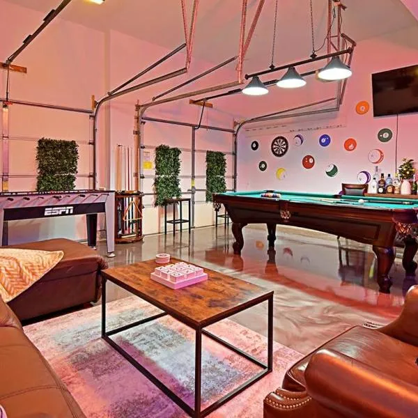 RARE FIND! Heatd Pool Spa GameRoom Winter Special!, hotel in San Antonio