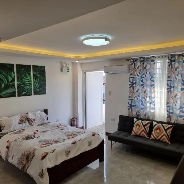 1 MARY's STAYCATION Condo Type with Balcony 2 person, hotel en Tanza