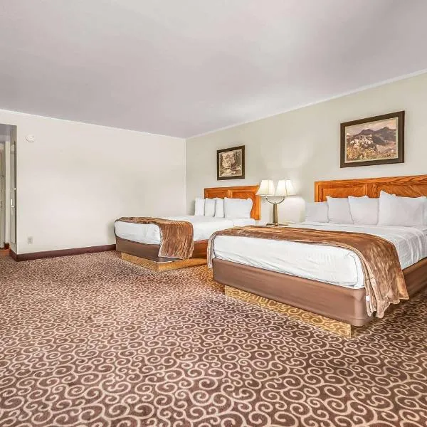 Red Arrow Inn & Suites, a Travelodge by Wyndham, hotel di Montrose