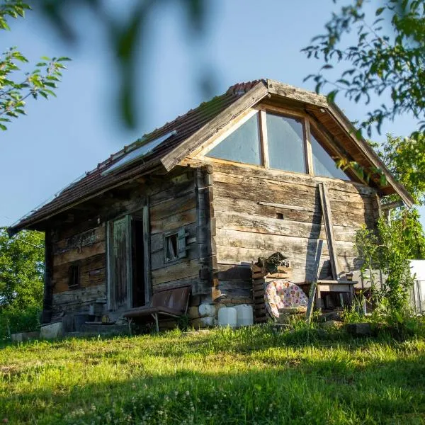 Deda Vinko Off Grid Cabin, hotel in Ključ
