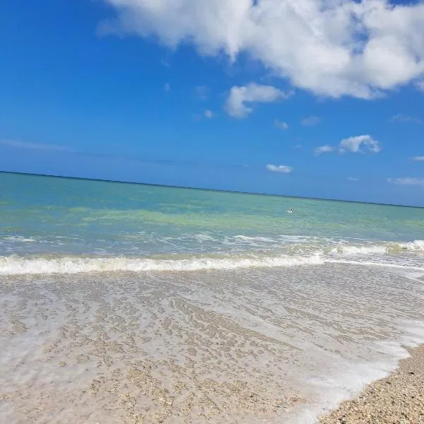 habitación frente al mar, hotel in Mayapo