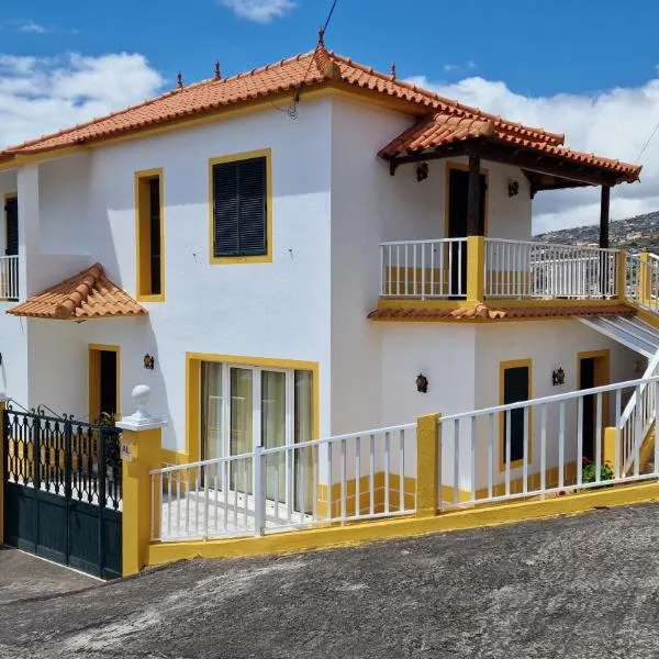 Sol e Mar by the airport, hotel em Santa Cruz - Madeira