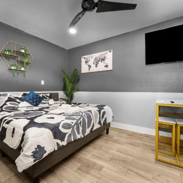 Charming Downtown Studio - Ideal Location for Exploring Houston, hotel in Houston