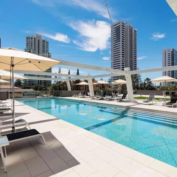 beach Residences 2-BR river view，位于黄金海岸的酒店