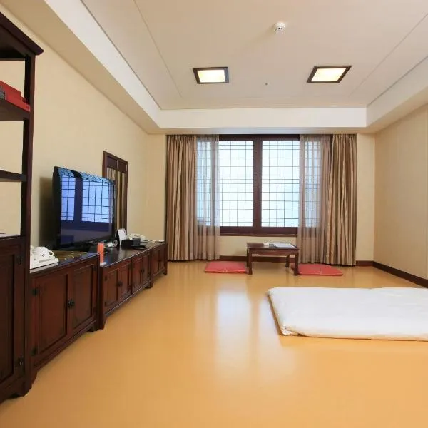 High1 Grand Hotel Main Tower, hotel in Jeongseon