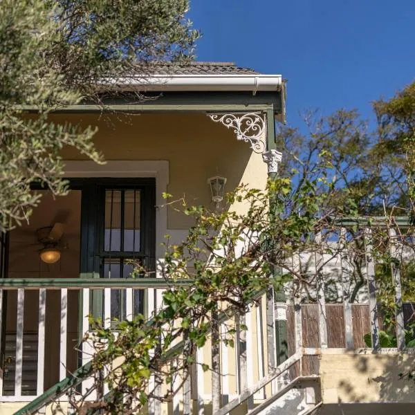Mediterranean Villa Guesthouse, hotel in Cape Town